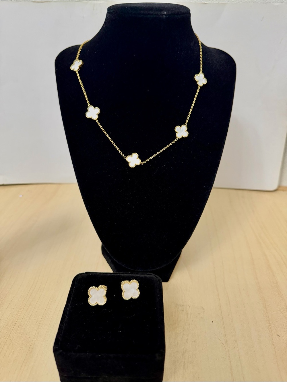 Gold and White Clover Pendant Necklace and Stud Earrings Set